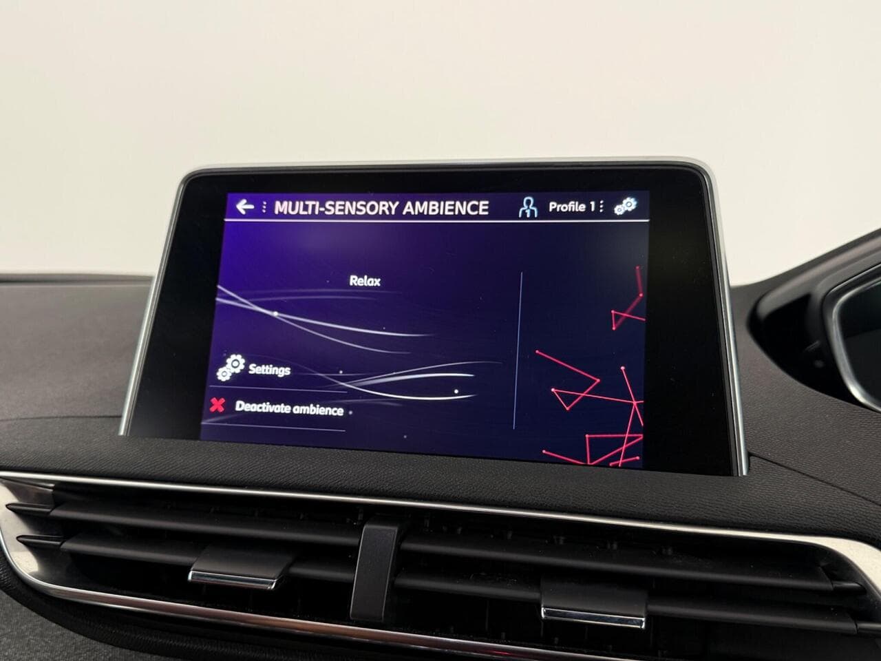 Peugeot 5008 thumbnail Infotainment System