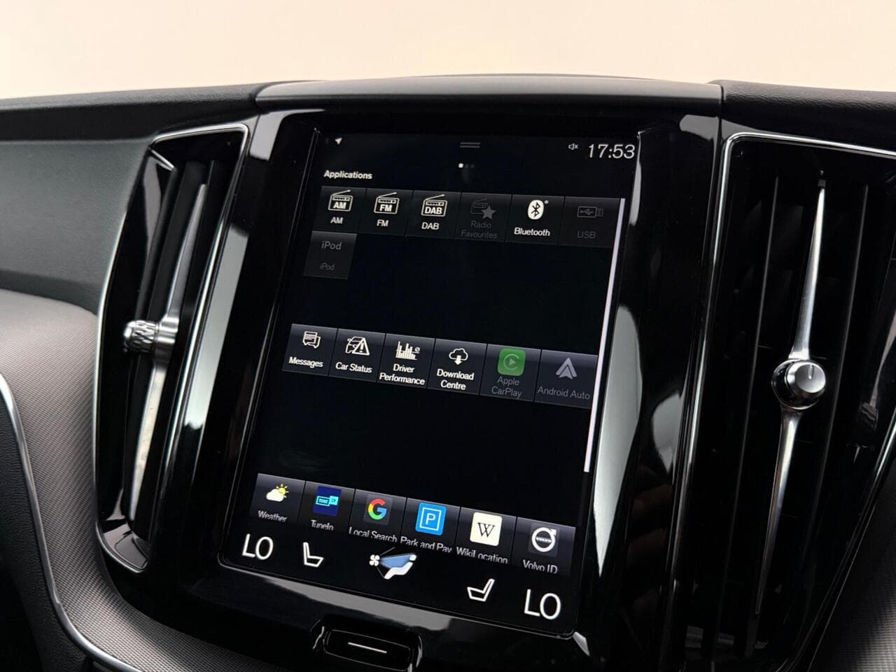 Volvo XC60 thumbnail Infotainment System