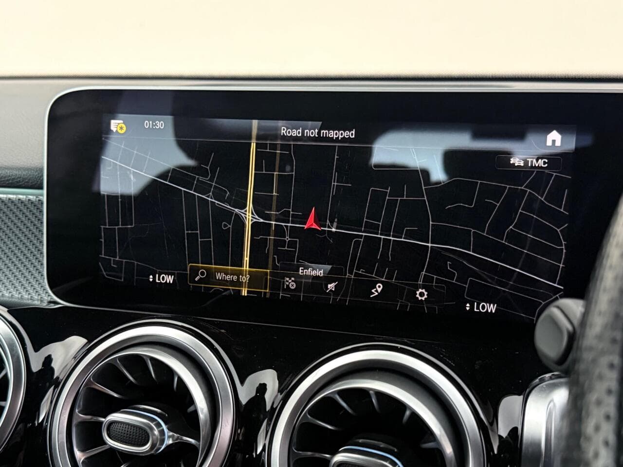 Mercedes-Benz GLB thumbnail Infotainment System