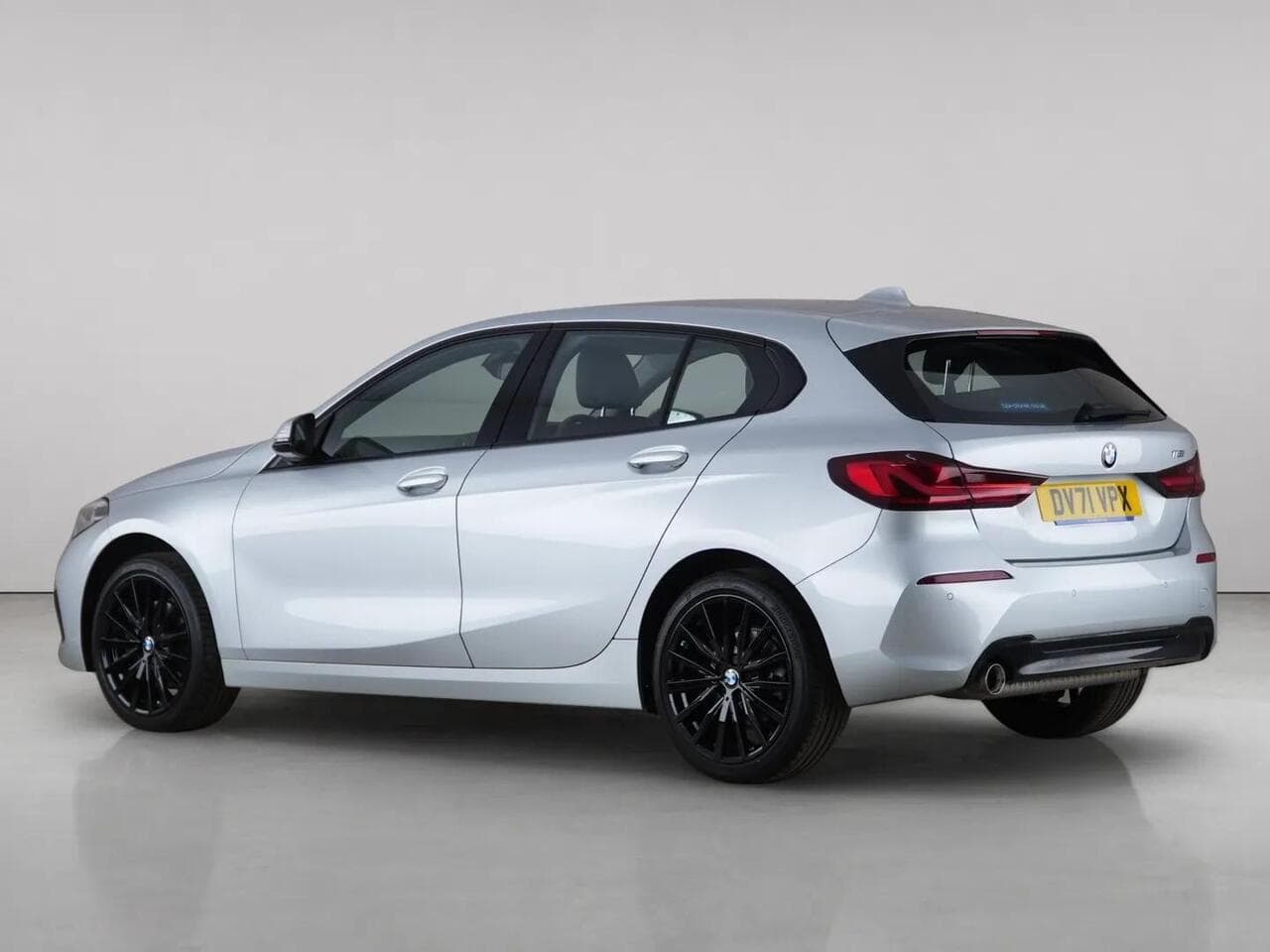 BMW 1 Series thumbnail Rear Left