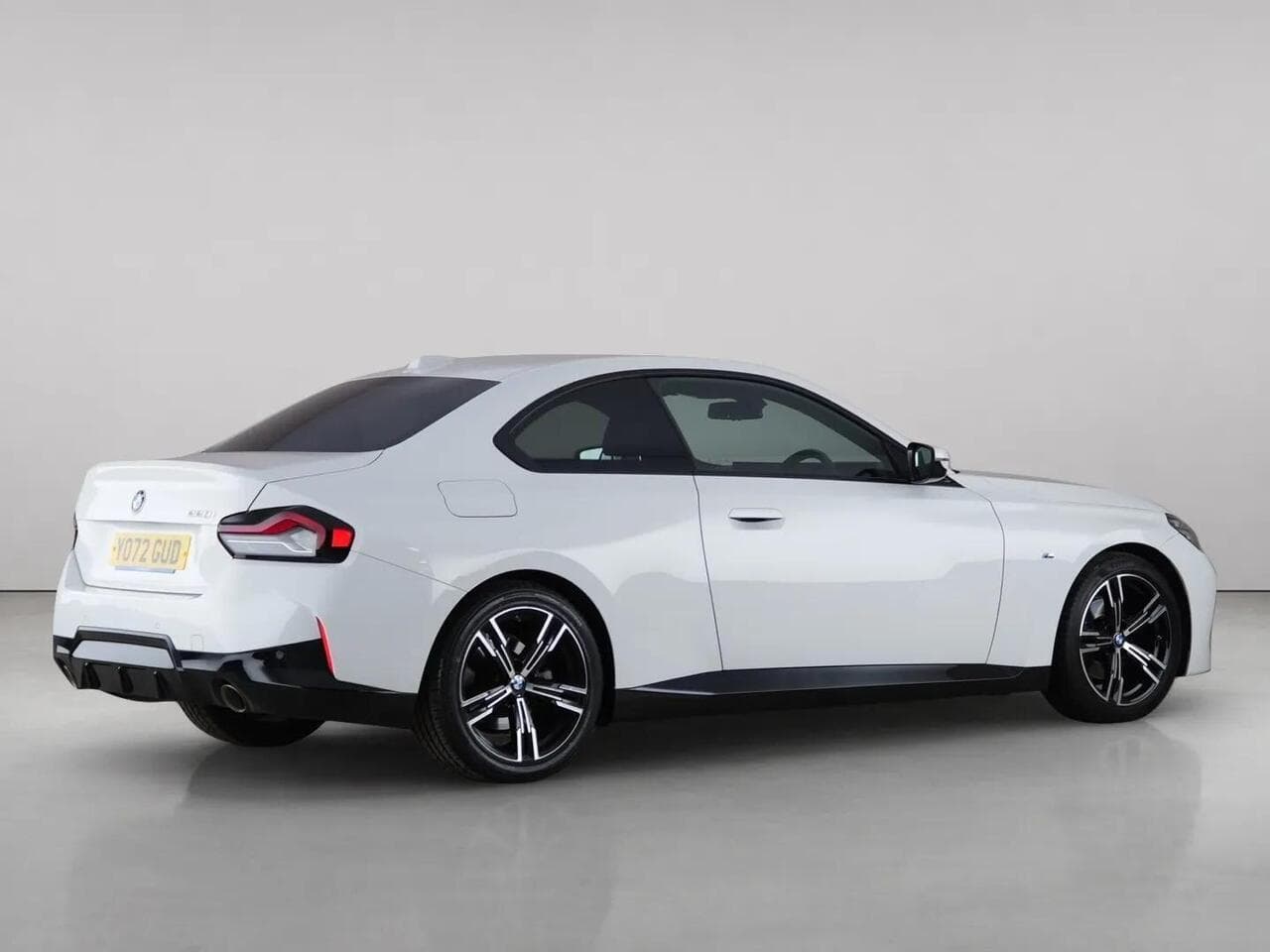 BMW 2 Series thumbnail Rear Right