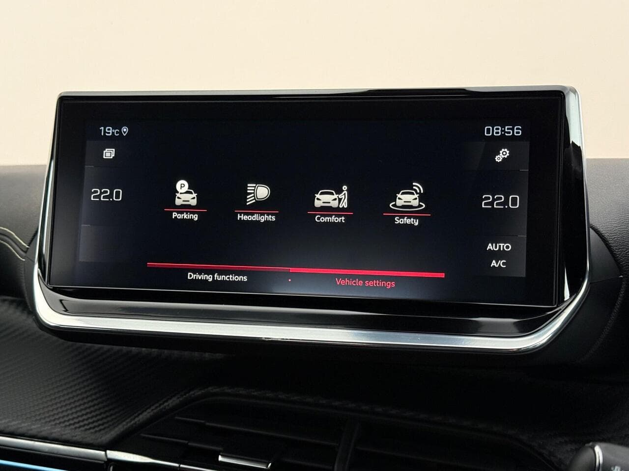 Peugeot 2008 thumbnail Infotainment System