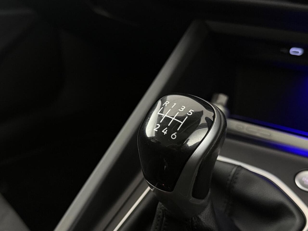 Volkswagen Golf thumbnail Interior Front