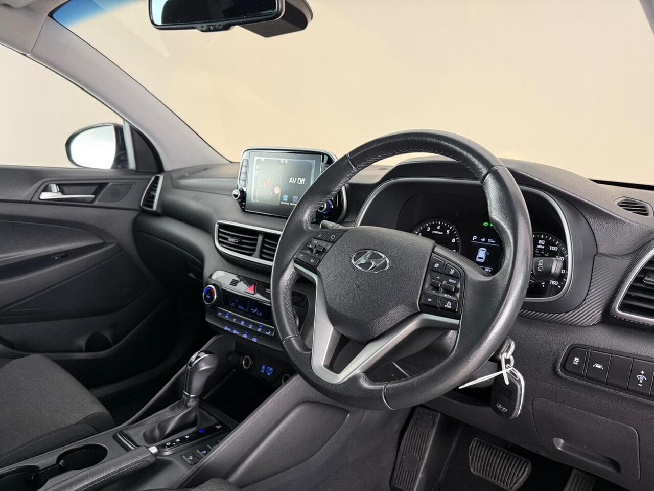 Hyundai TUCSON thumbnail Interior Front