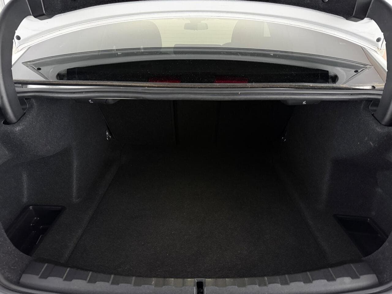 BMW 3 Series thumbnail Boot