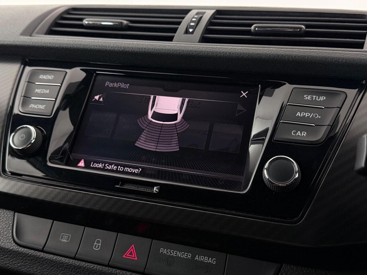 Skoda Fabia thumbnail Infotainment System