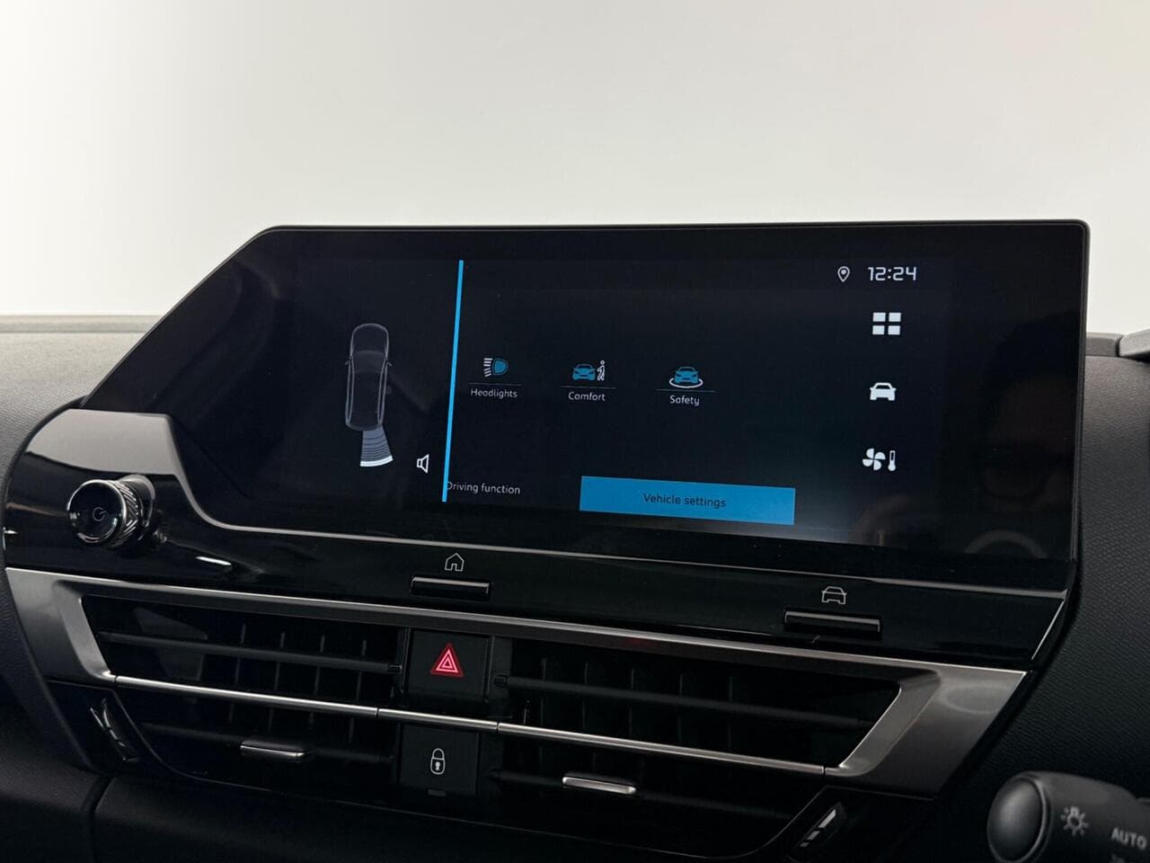 Citroen C4 thumbnail Infotainment System