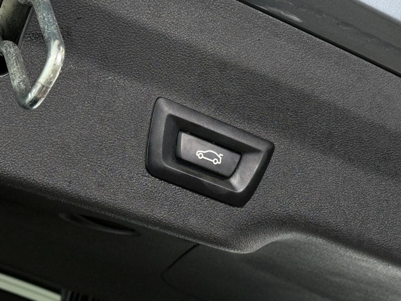 BMW 6 Series Gran Turismo thumbnail Misc Controls