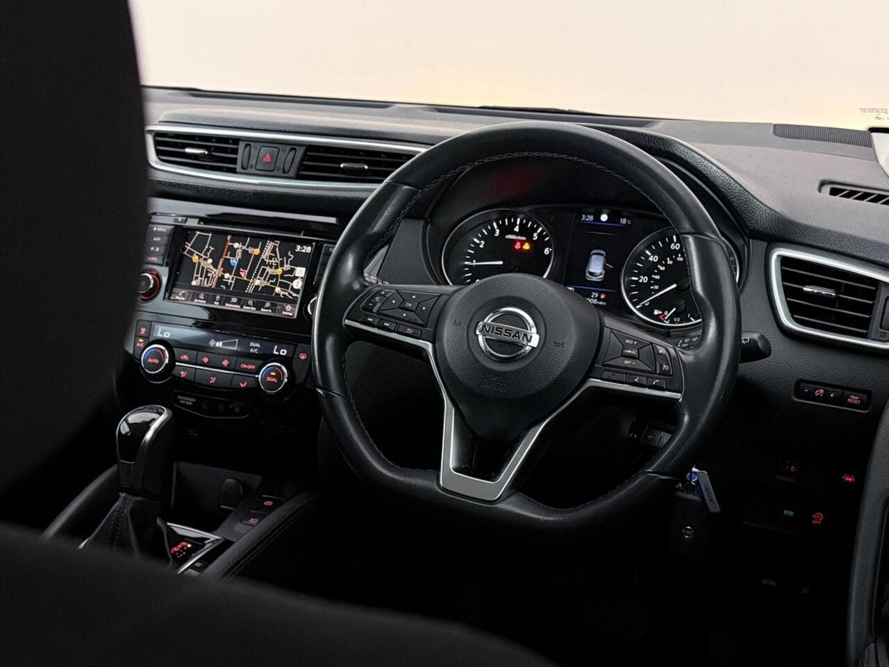 Nissan Qashqai thumbnail Steering Wheel