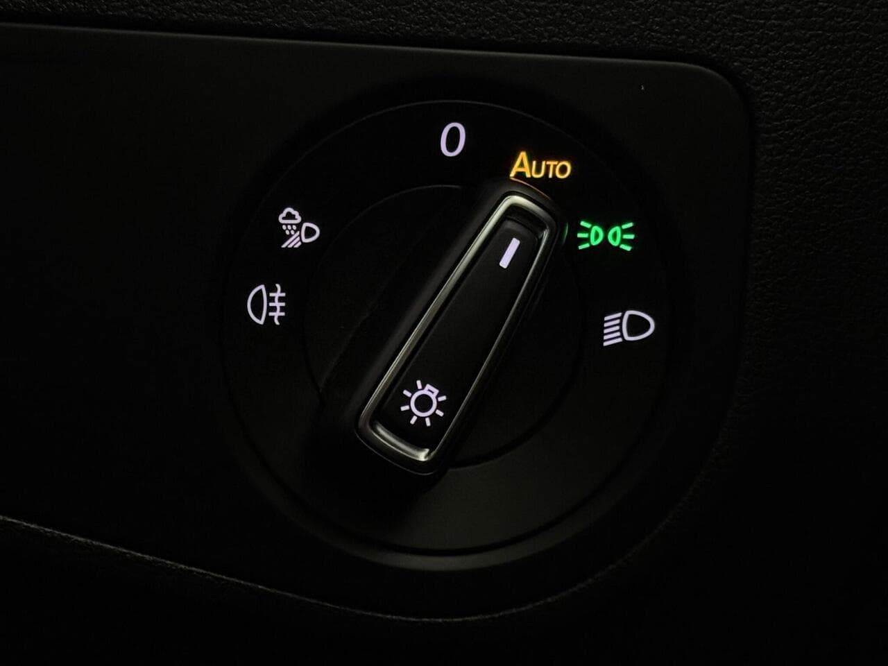 Volkswagen Tiguan thumbnail Misc Controls