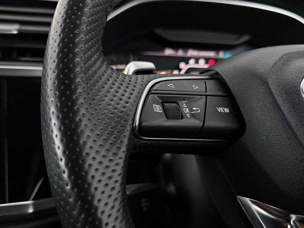 Audi RS Q3 thumbnail Misc Controls