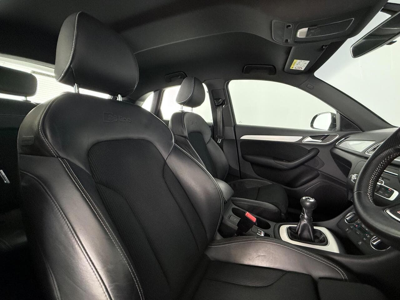 Audi Q3 thumbnail Seat Driver