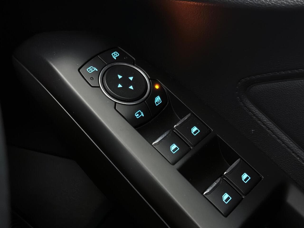 Ford Focus thumbnail Misc Controls