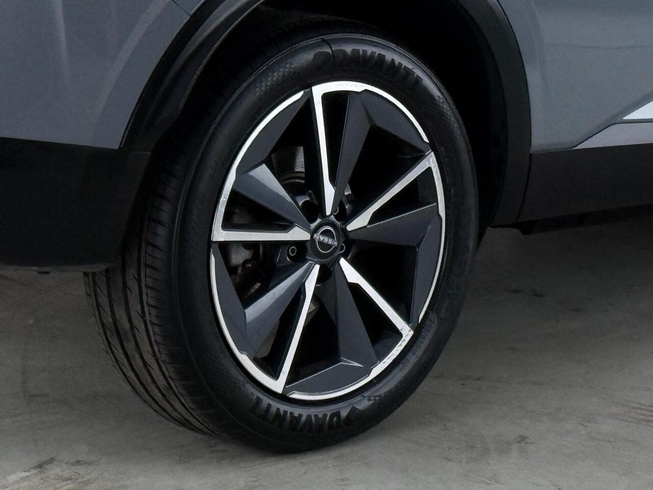 Nissan Qashqai thumbnail Wheel