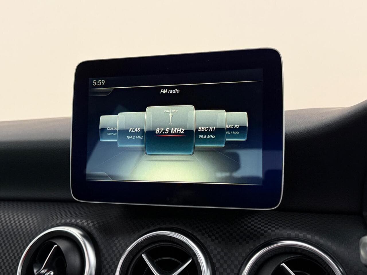 Mercedes-Benz A Class thumbnail Infotainment System