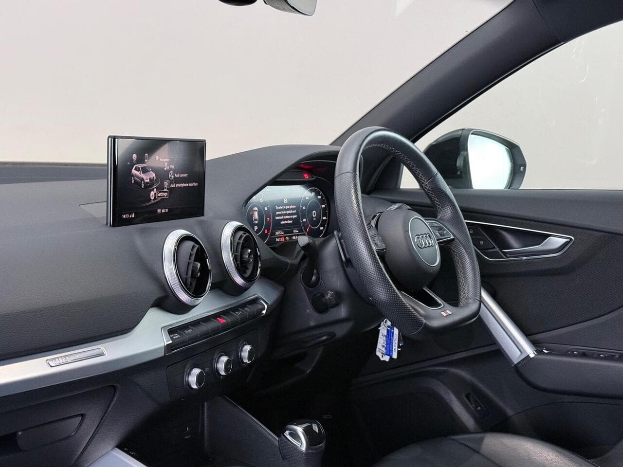Audi Q2 thumbnail Interior Front