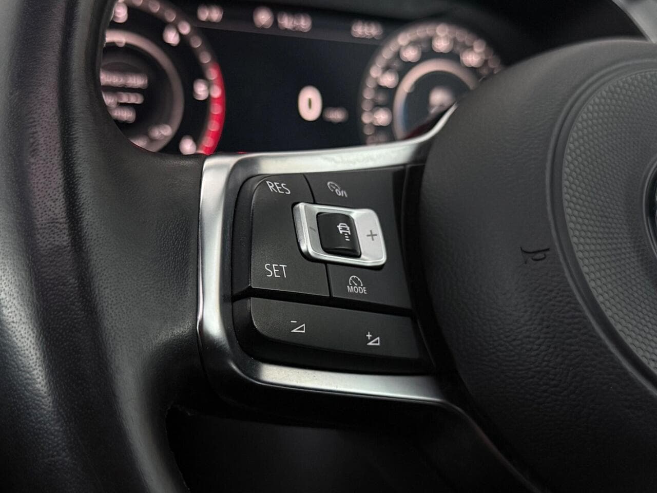 Volkswagen Tiguan Allspace thumbnail Misc Controls