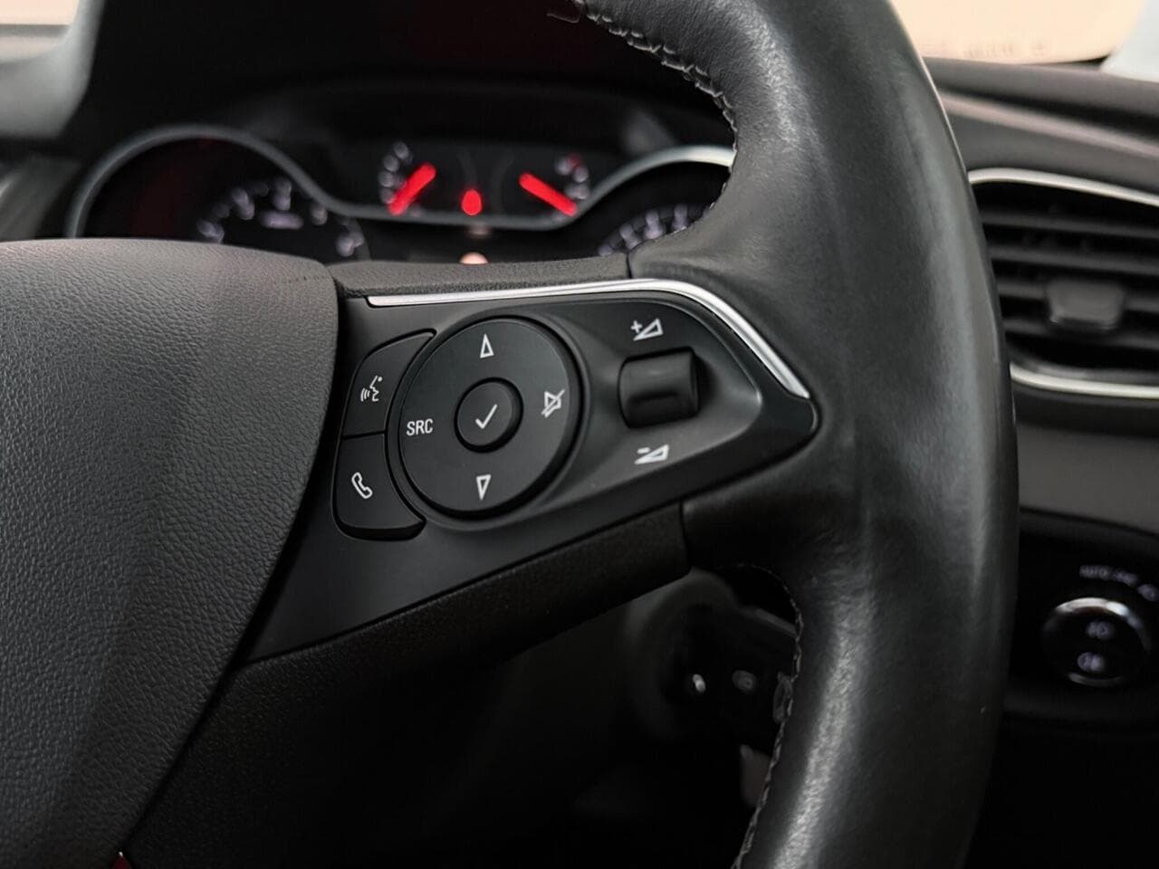 Vauxhall Grandland X thumbnail Misc Controls