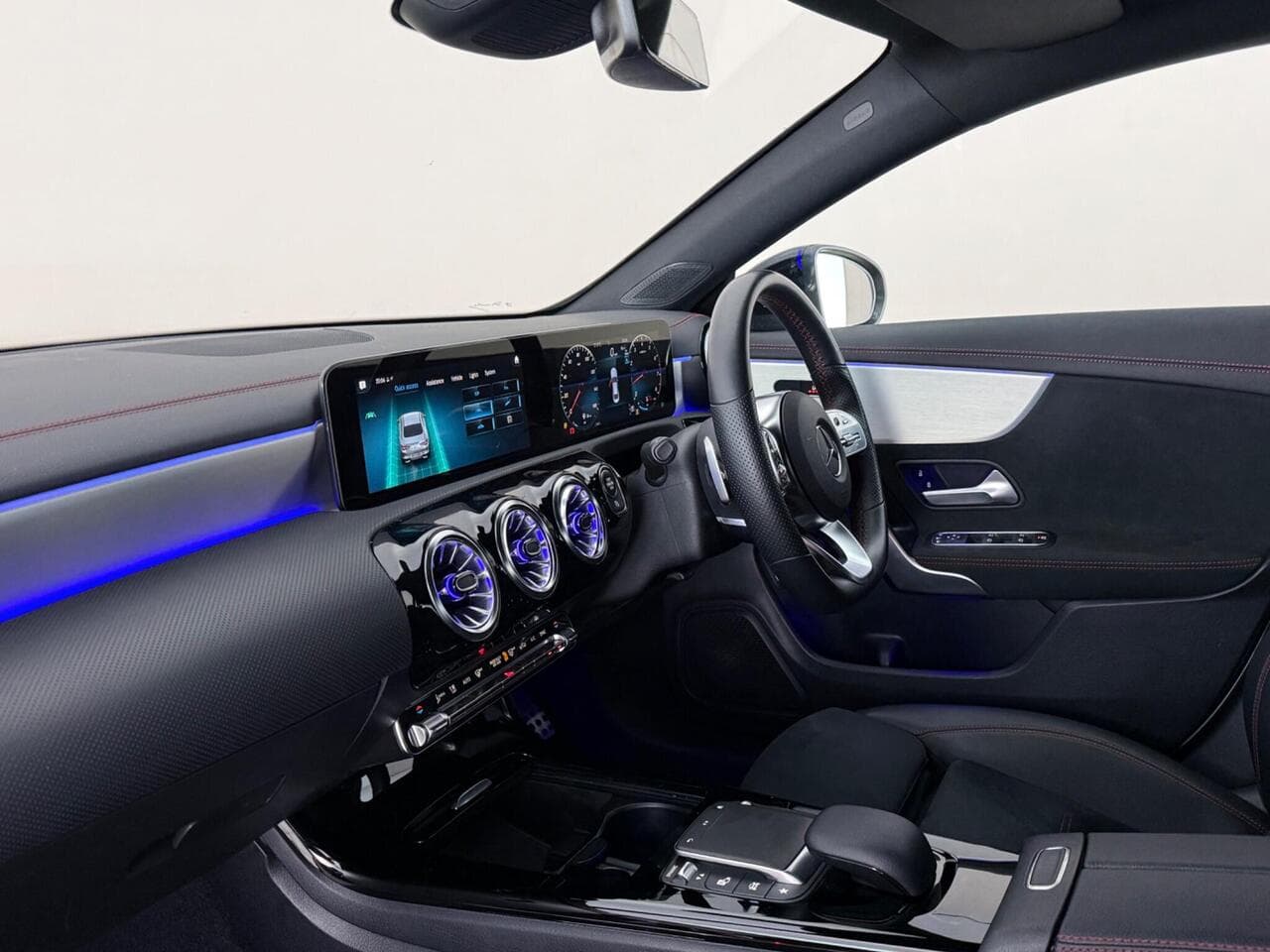 Mercedes-Benz CLA thumbnail Interior Front