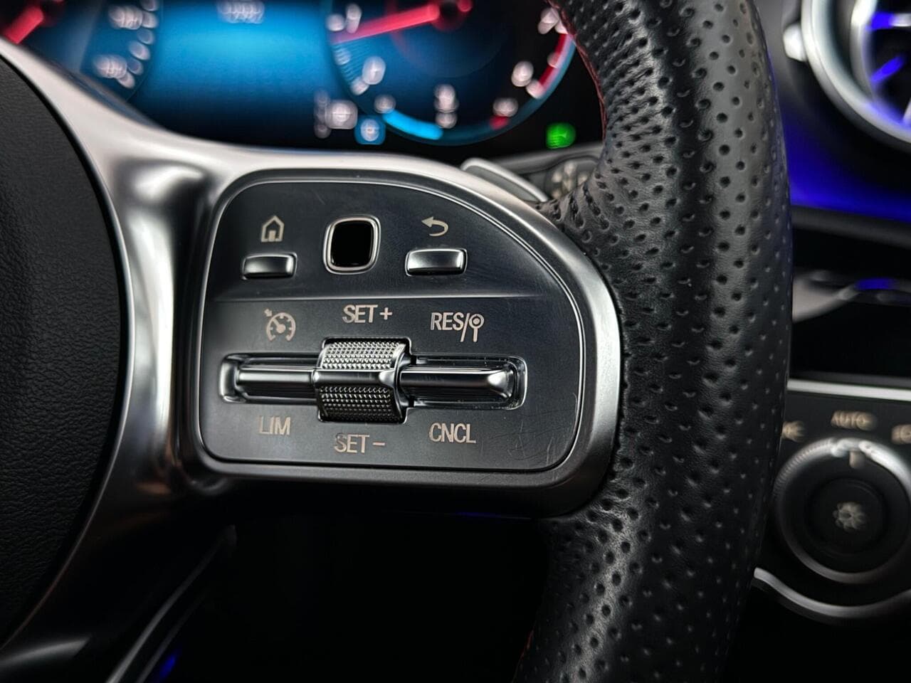 Mercedes-Benz A Class thumbnail Misc Controls