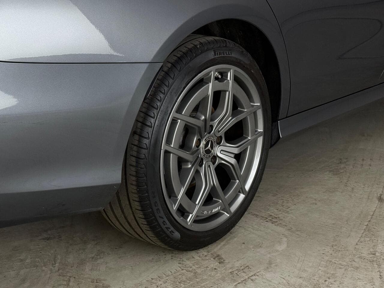 Mercedes-Benz E Class thumbnail Wheel
