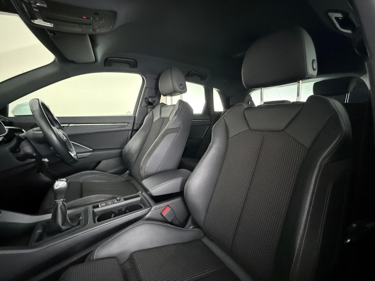 Audi Q3 thumbnail Seat Front Passenger
