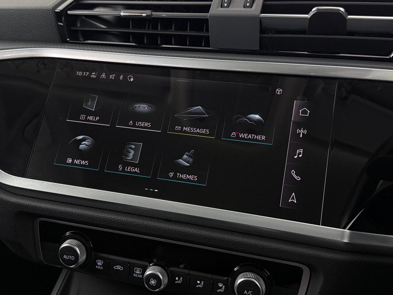 Audi Q3 thumbnail Infotainment System