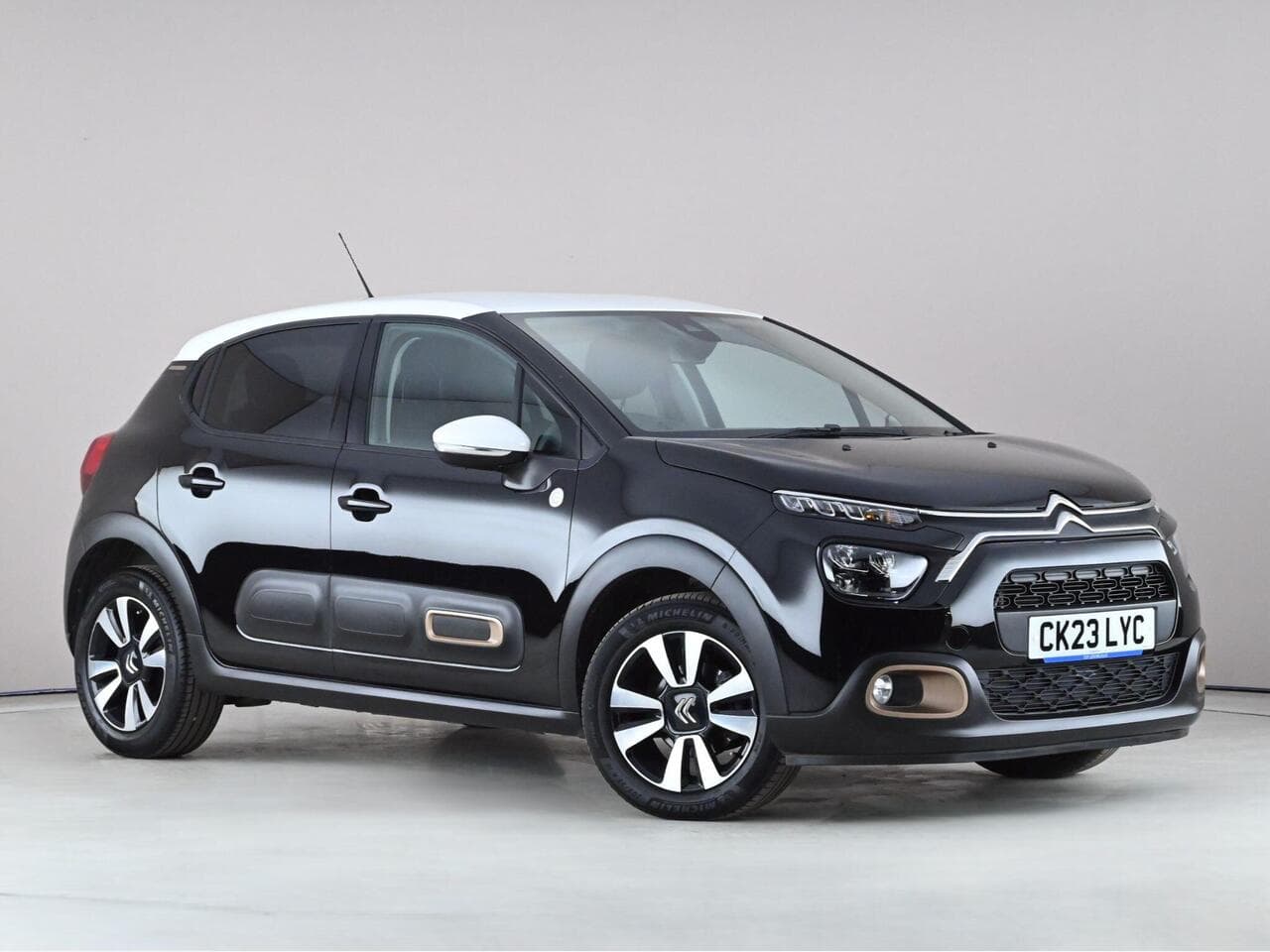 Citroen C3 - Citroen C3 1.2 PureTech C-Series Edition Euro 6 (s/s) 5dr