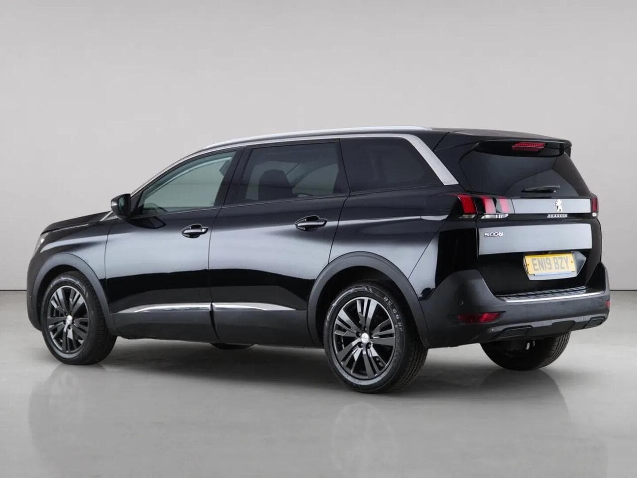 Peugeot 5008 thumbnail Rear Left