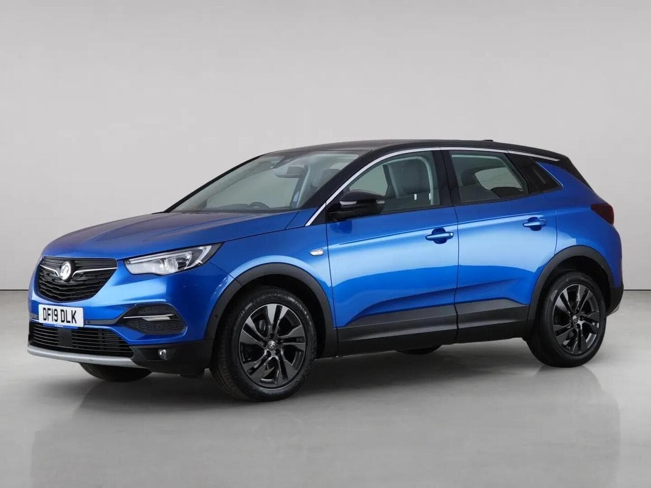 Vauxhall Grandland X thumbnail Front Left