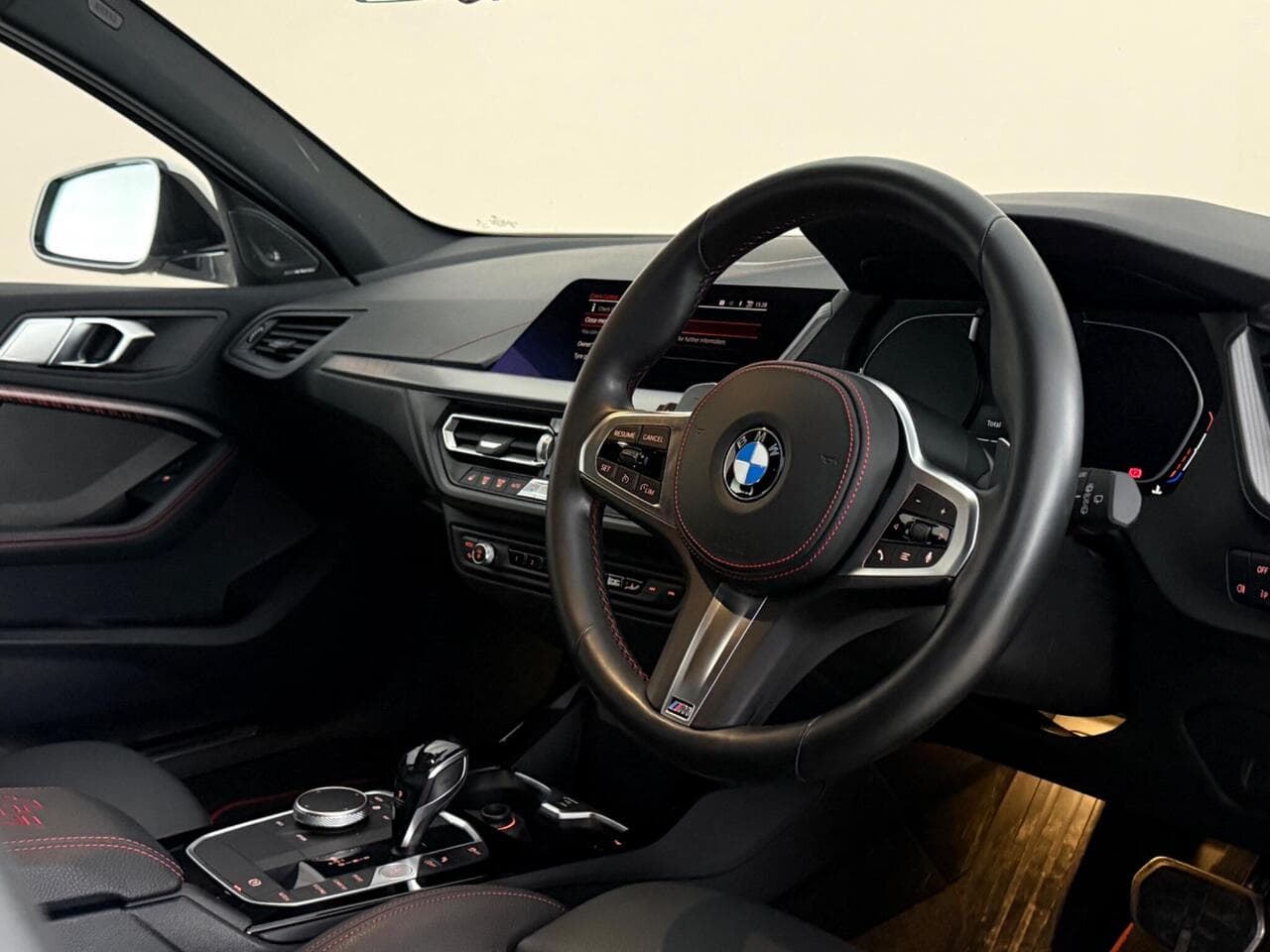 BMW 1 Series thumbnail Interior Front