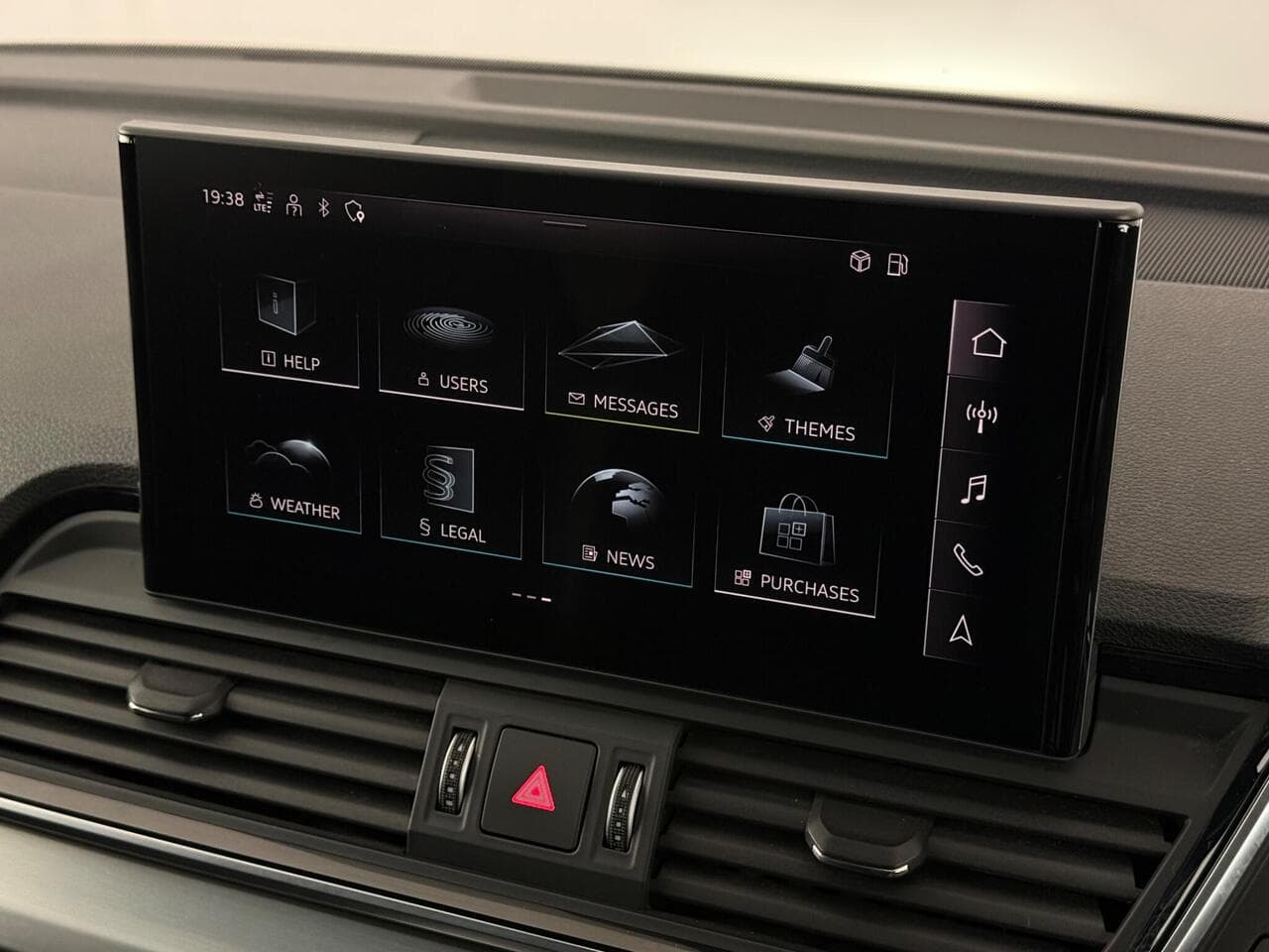 Audi Q5 thumbnail Infotainment System