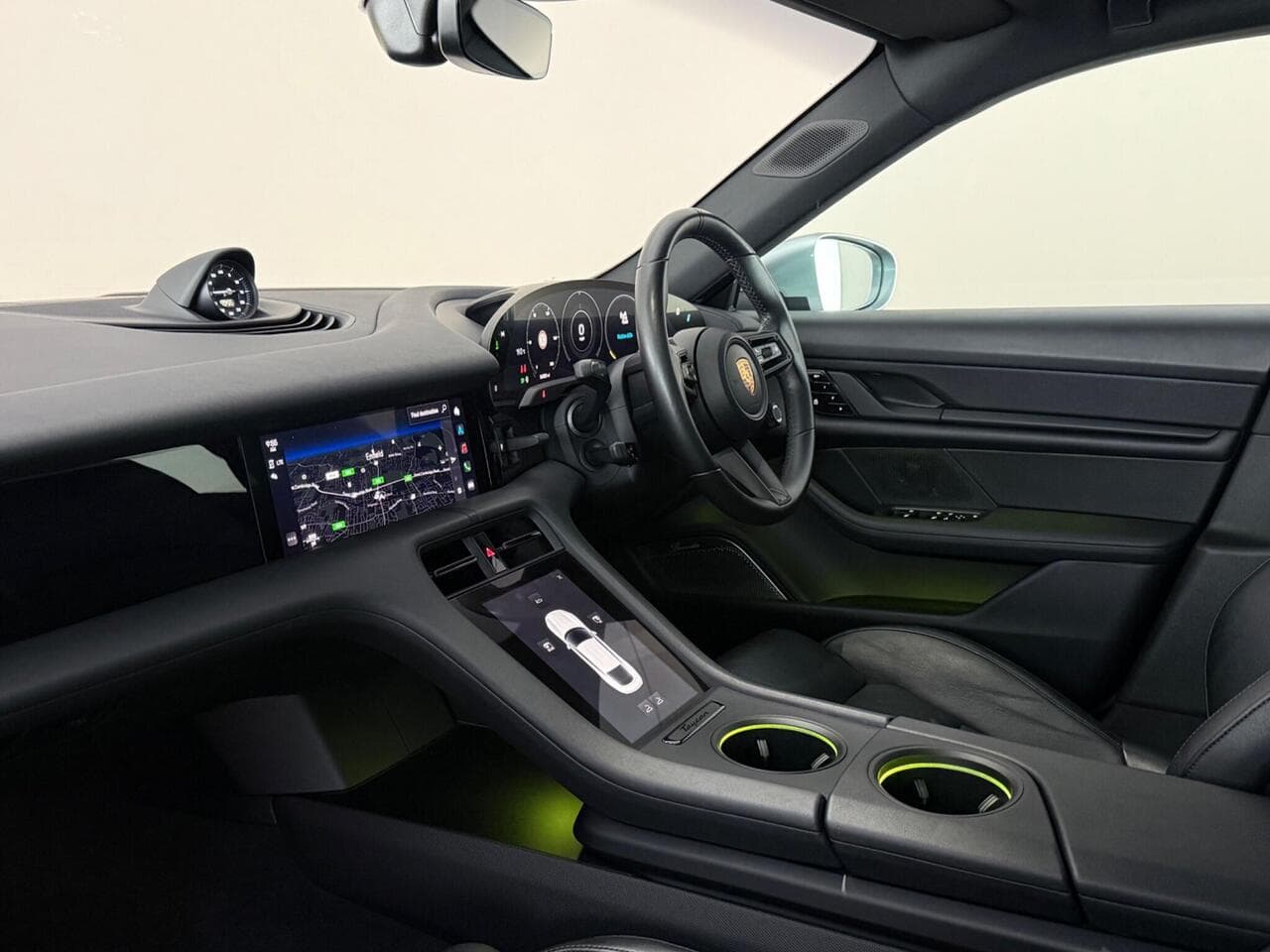 Porsche Taycan thumbnail Interior Front