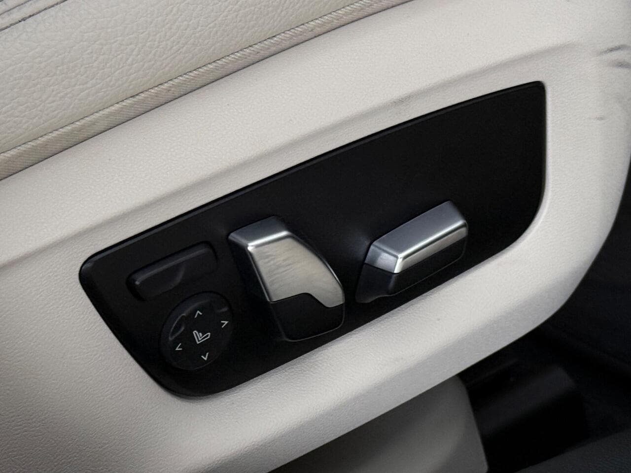 BMW 5 Series thumbnail Misc Controls