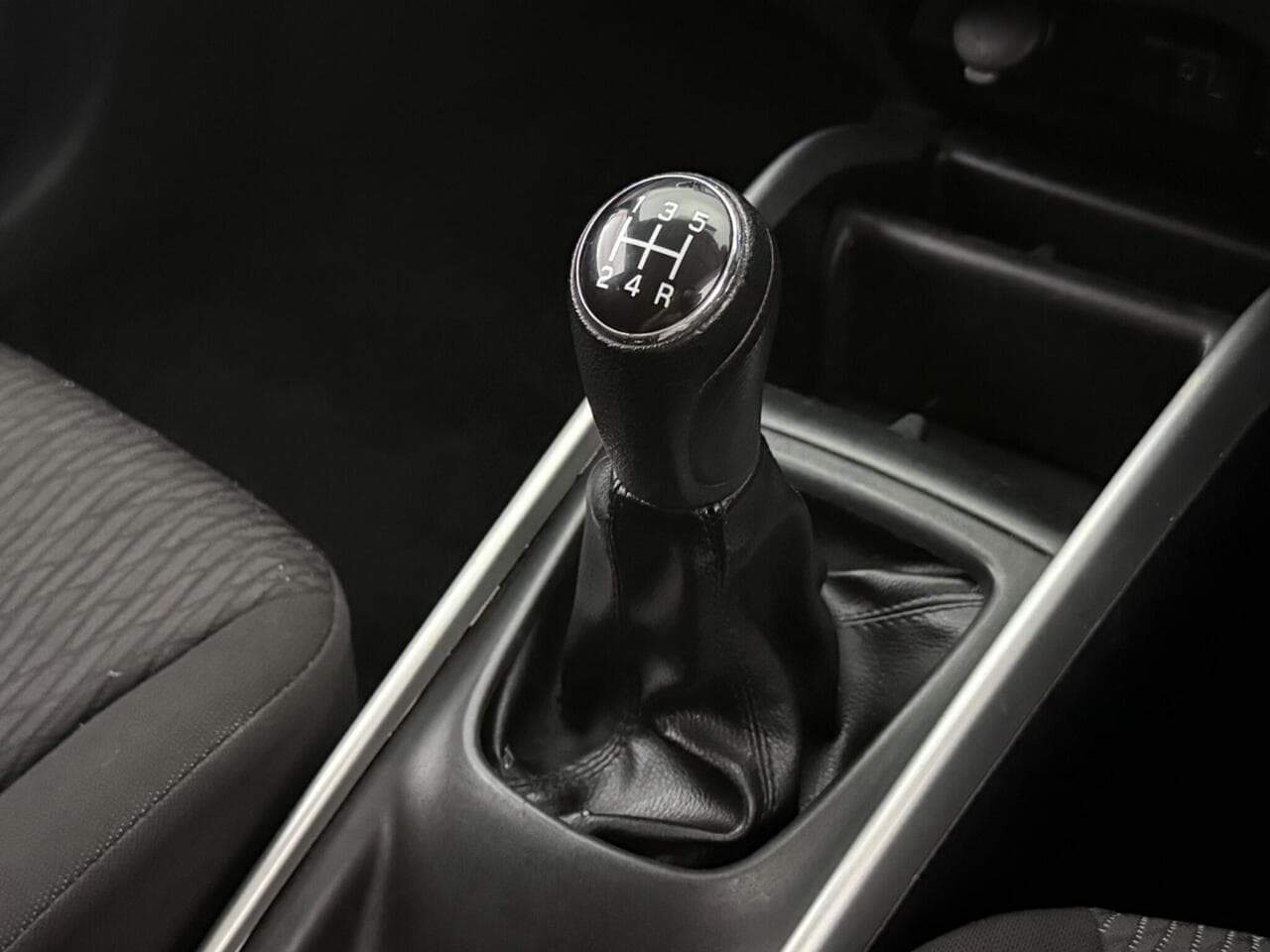 Suzuki Baleno thumbnail Interior Front
