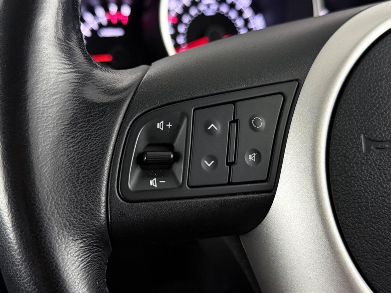 Kia Venga thumbnail Misc Controls