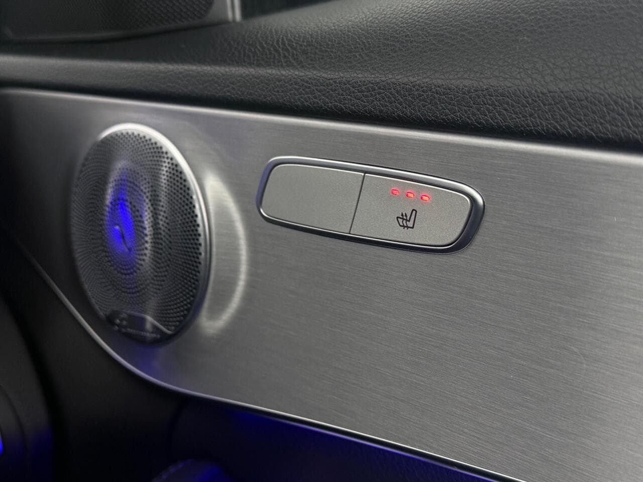 Mercedes-Benz C Class thumbnail Misc Controls