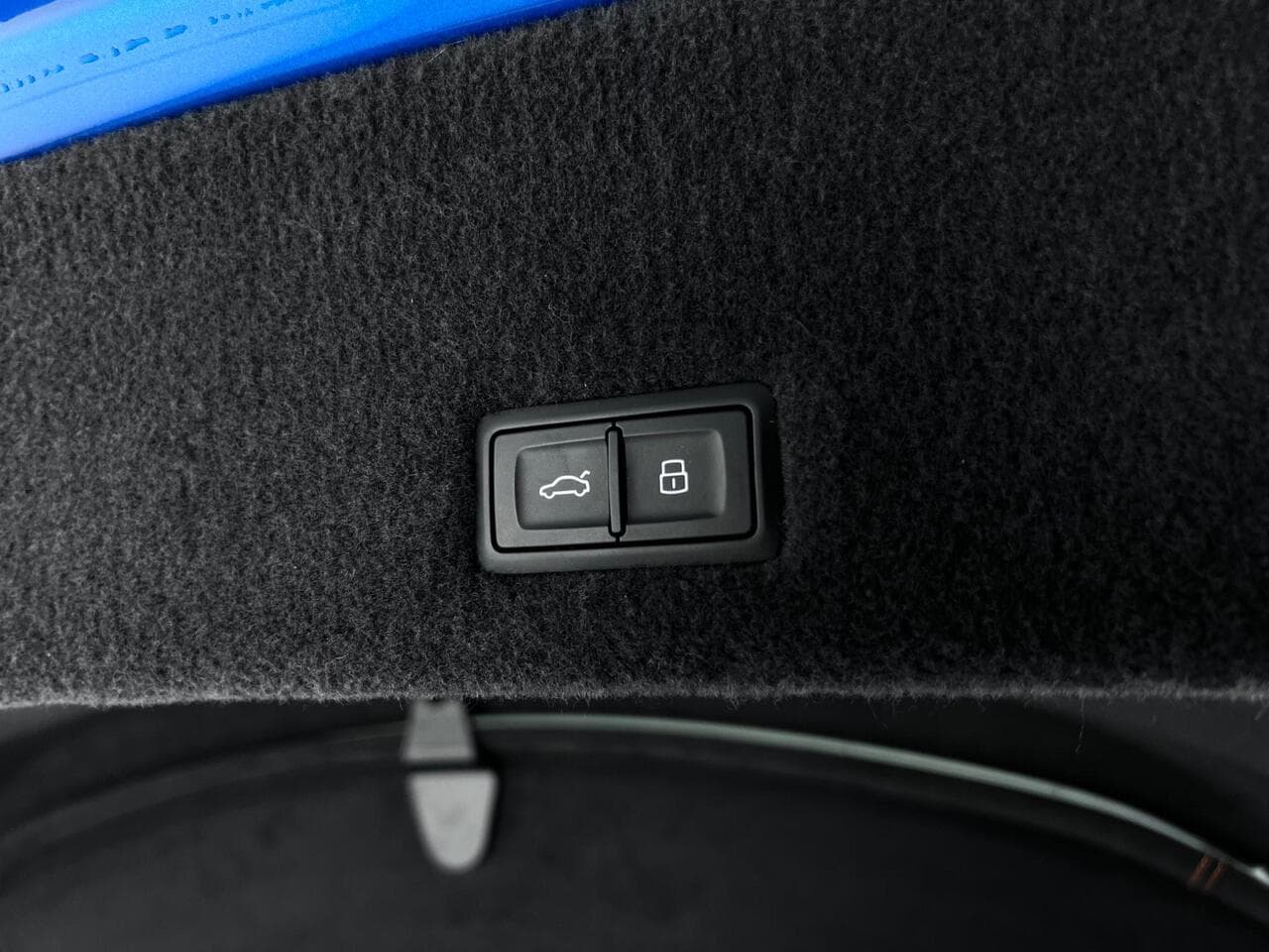 Lamborghini Urus thumbnail Misc Controls
