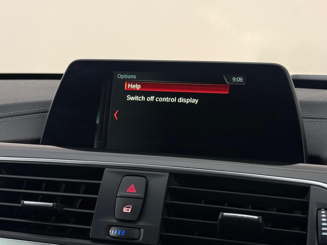 BMW 3 Series thumbnail Infotainment System