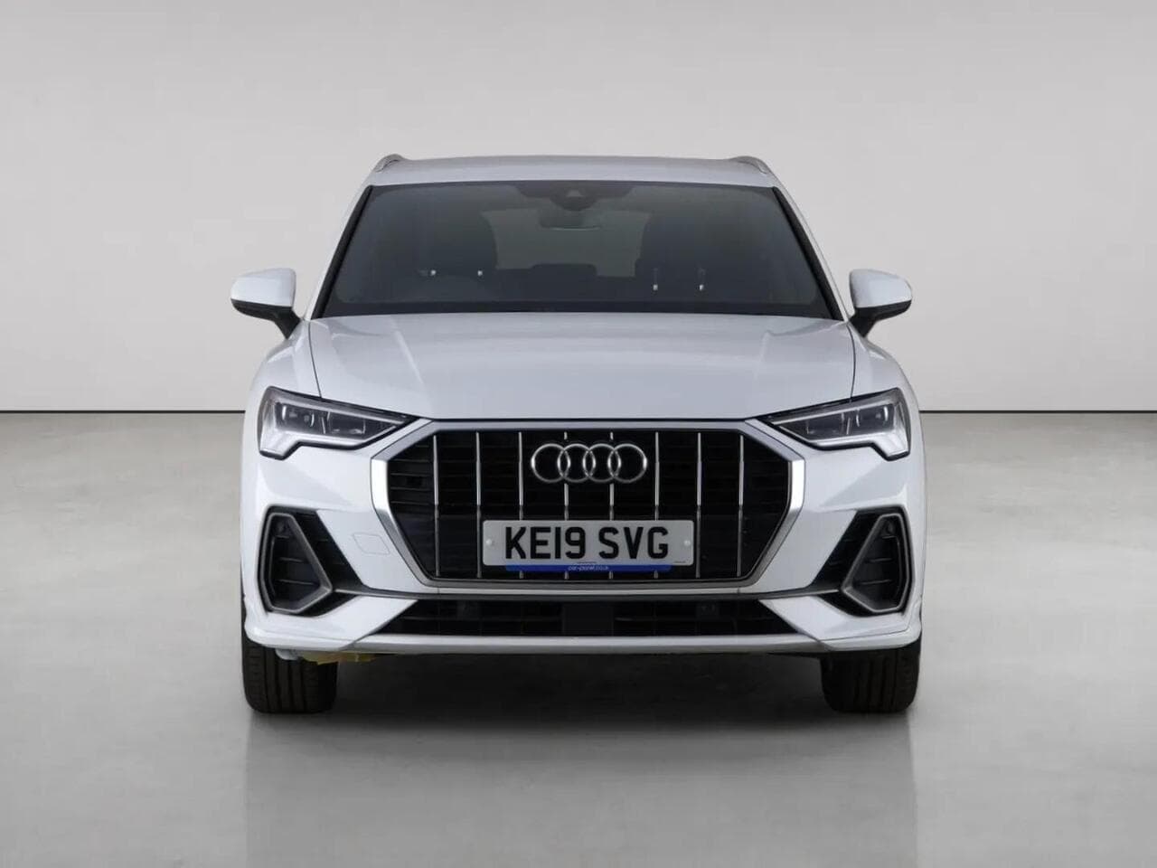 Audi Q3 thumbnail Front