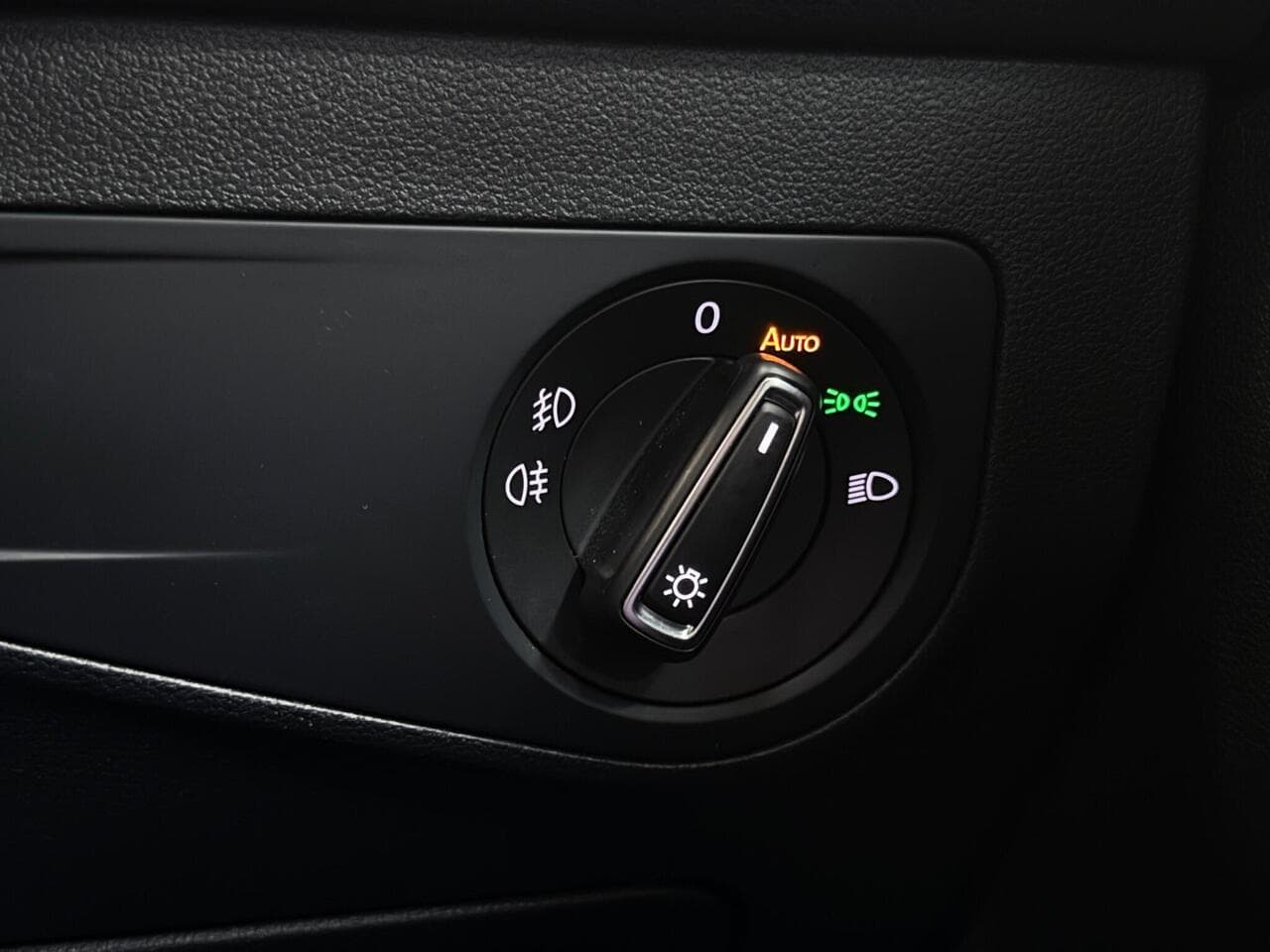 Volkswagen Tiguan thumbnail Misc Controls