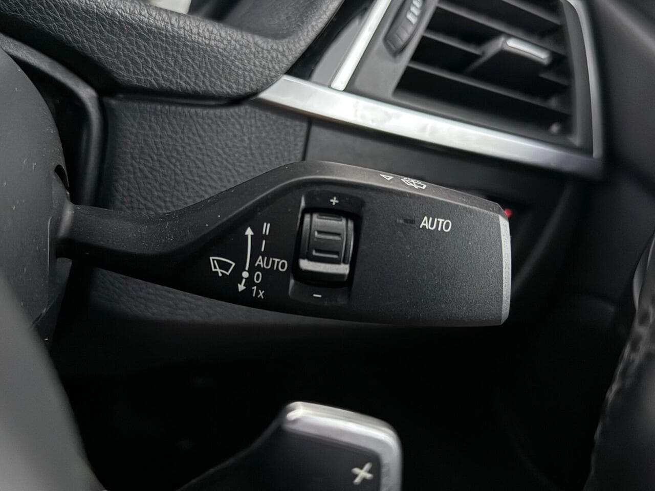BMW 3 Series thumbnail Misc Controls