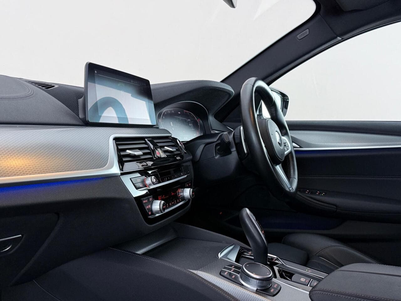BMW 5 Series thumbnail Interior Front