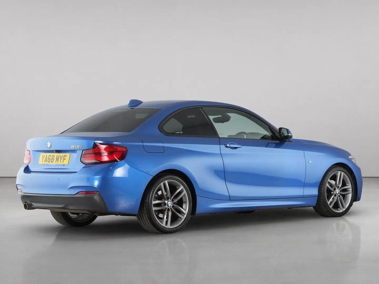 BMW 2 Series thumbnail Rear Right
