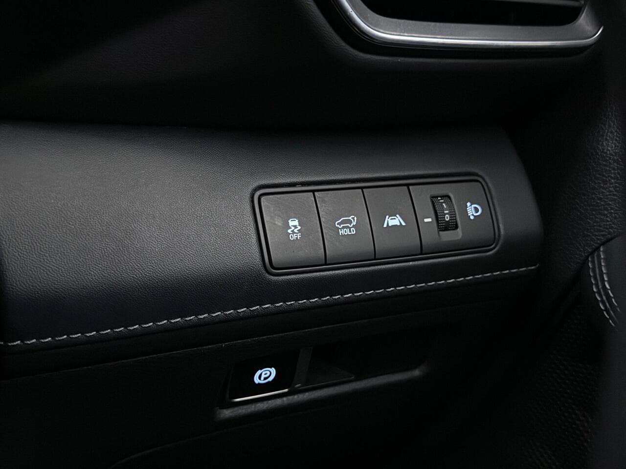 Hyundai Santa Fe thumbnail Misc Controls