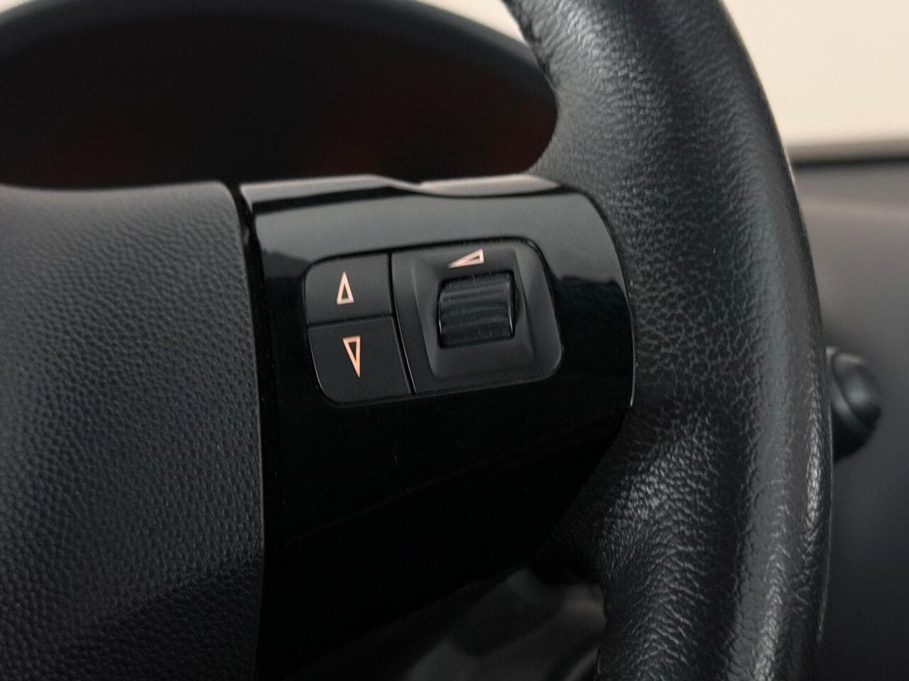 Vauxhall Corsa thumbnail Misc Controls