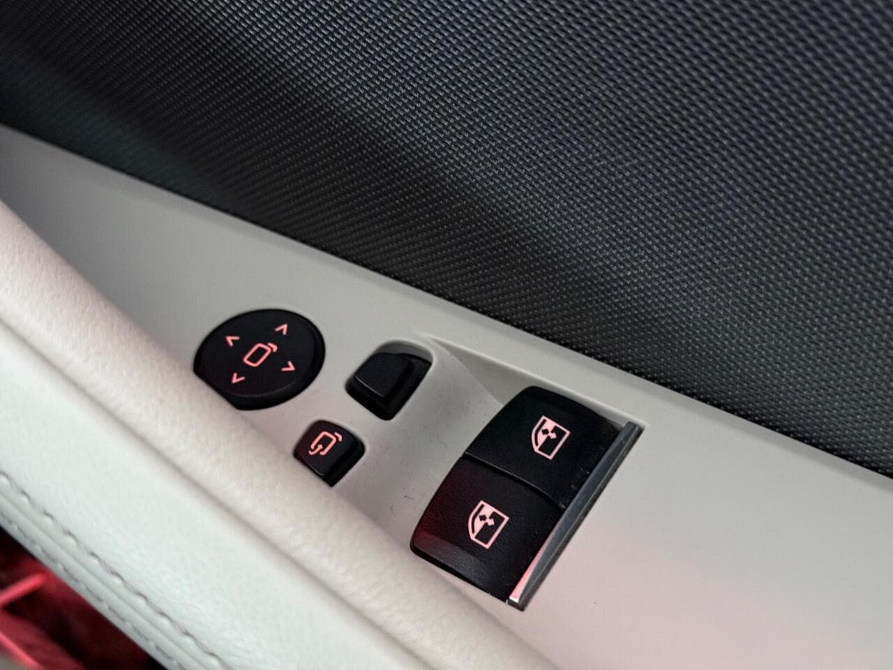 BMW 8 Series thumbnail Misc Controls