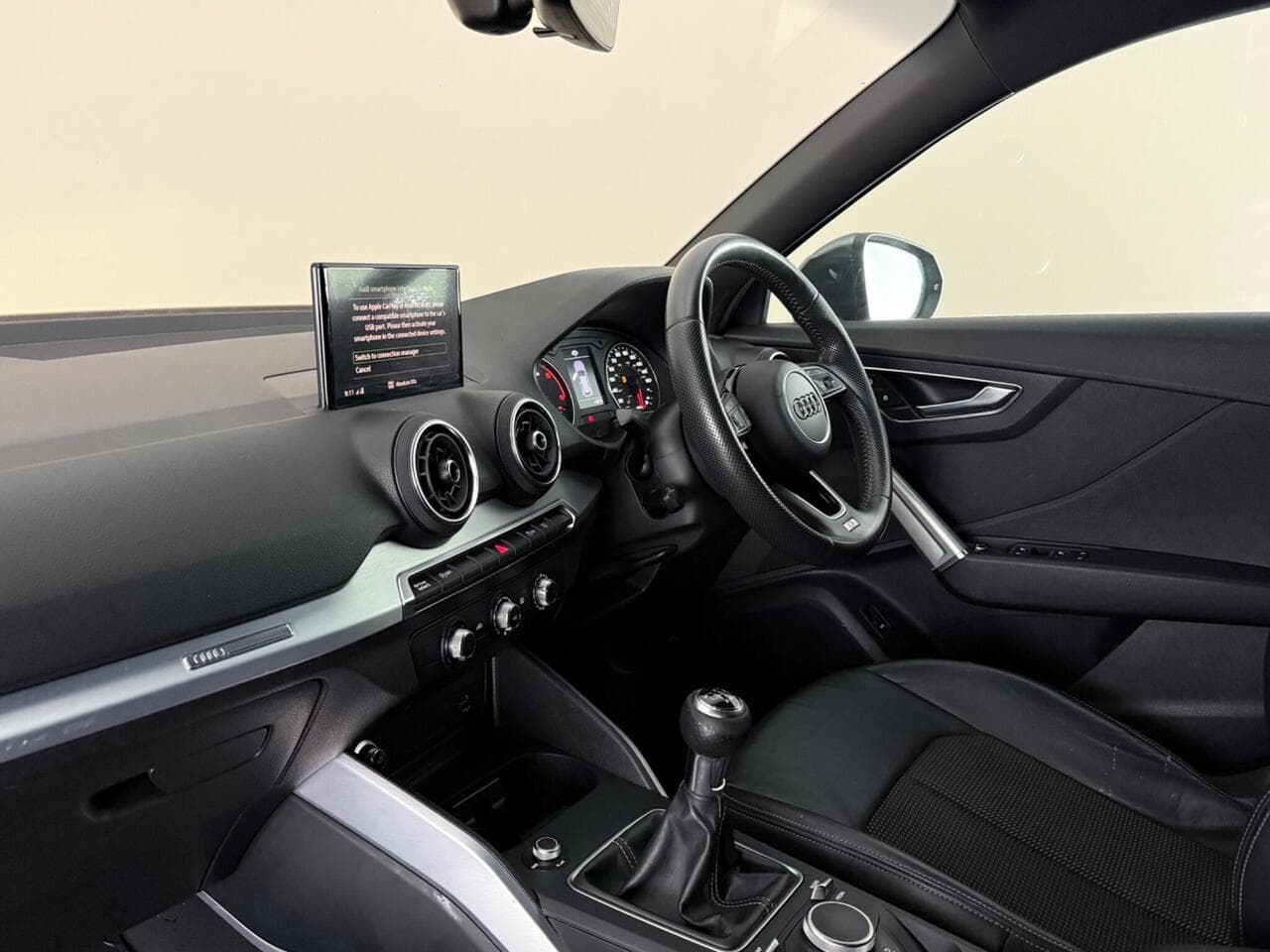 Audi Q2 thumbnail Interior Front