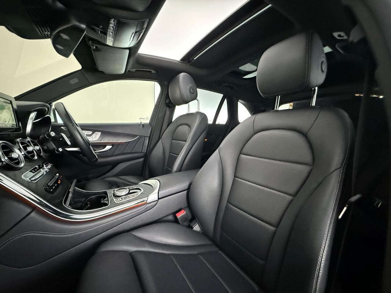 Mercedes-Benz GLC thumbnail Seat Front Passenger