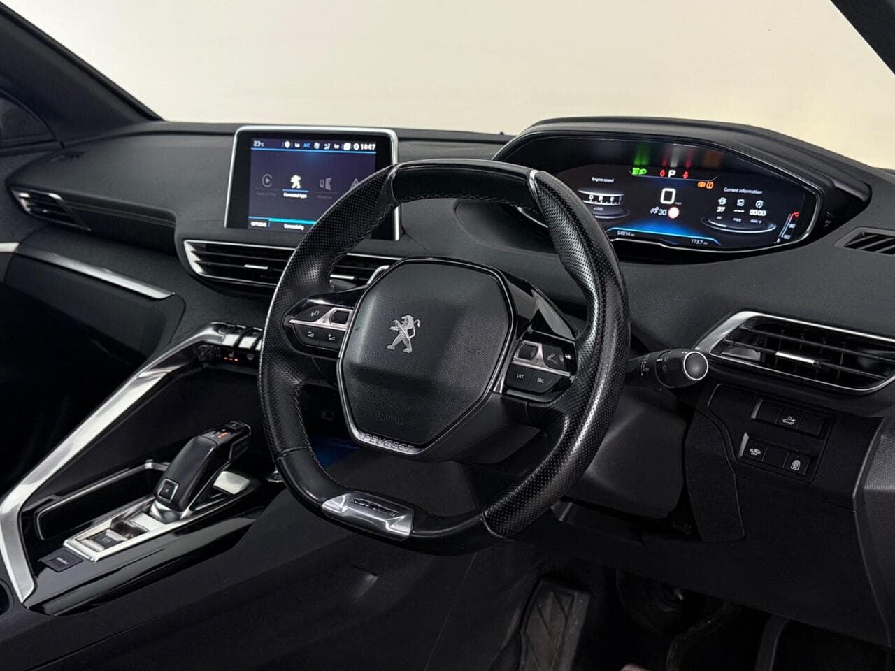 Peugeot 5008 thumbnail Interior Front
